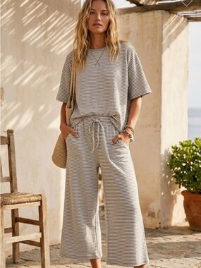 171. Striped wide leg short sleeve set in grey white